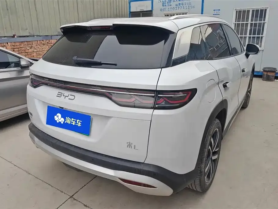 BYD L DM-i — фото 10