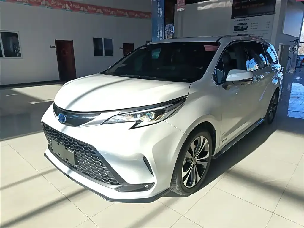 Toyota Granvia — фото 1
