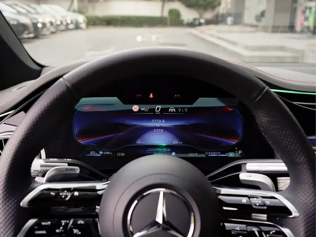 Mercedes-Benz EQS AMG — фото 3