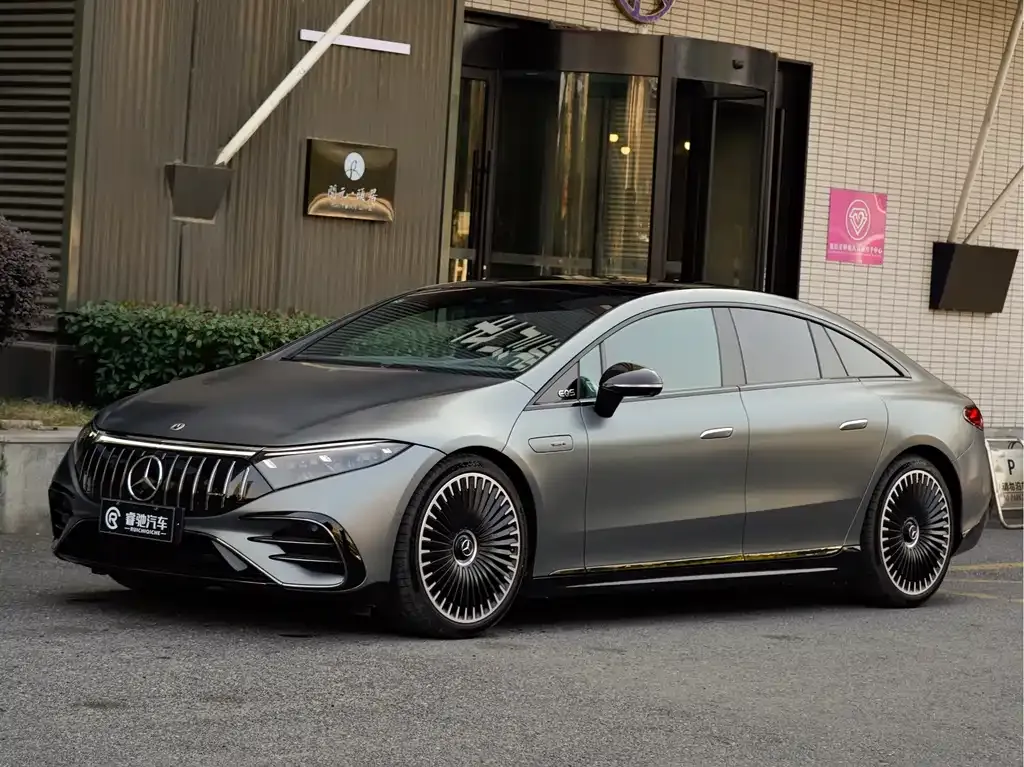 Mercedes-Benz EQS AMG — фото 10