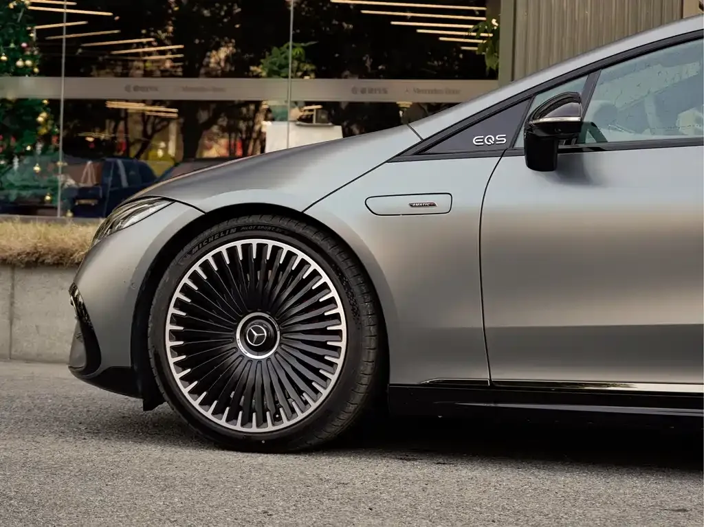 Mercedes-Benz EQS AMG — фото 4