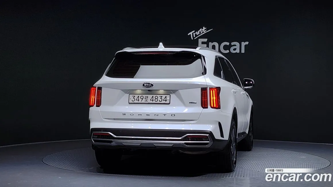 Kia Sorento — фото 6