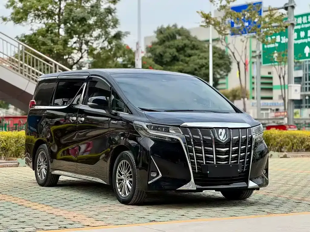 Toyota Alphard — фото 7