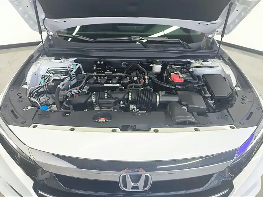 Honda Accord — фото 9