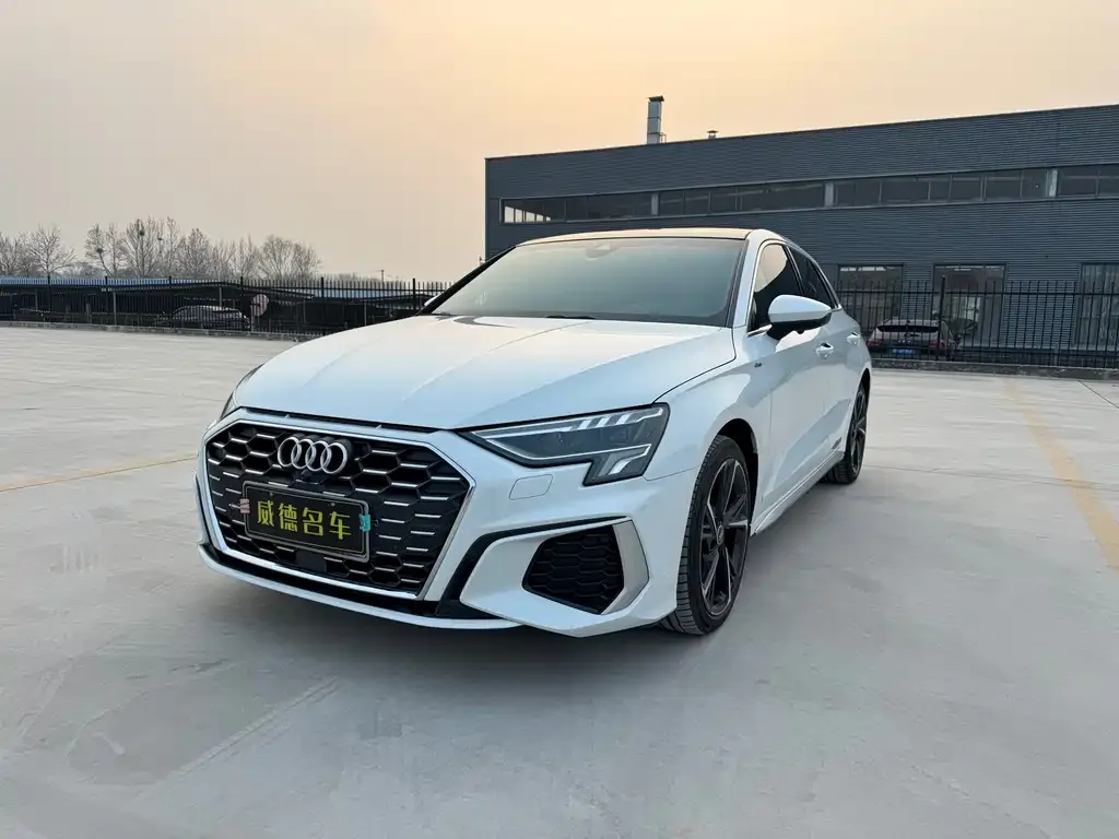 Audi A3 — фото 1