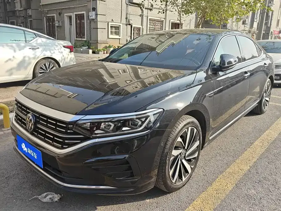 Volkswagen Passat — фото 1