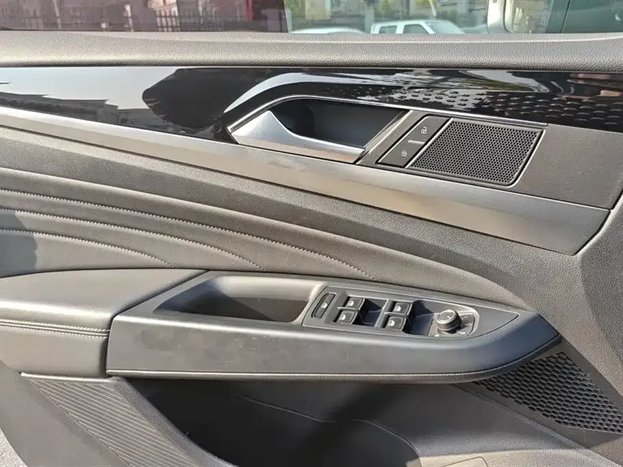 Volkswagen Passat — фото 7