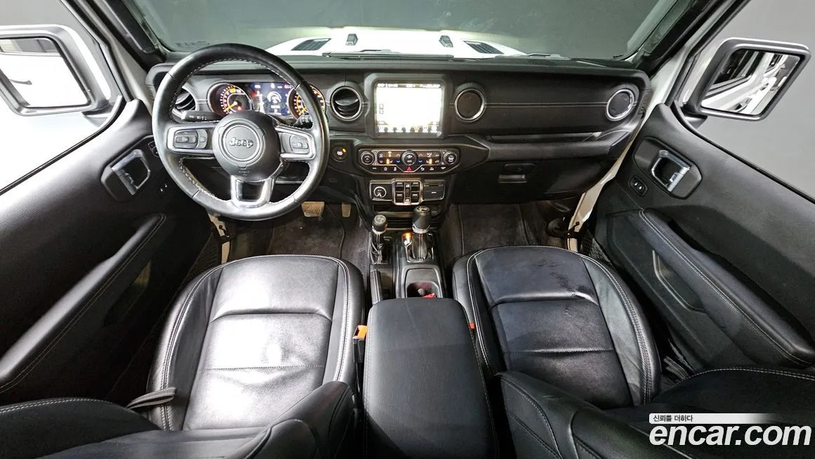 Jeep Wrangler — фото 8