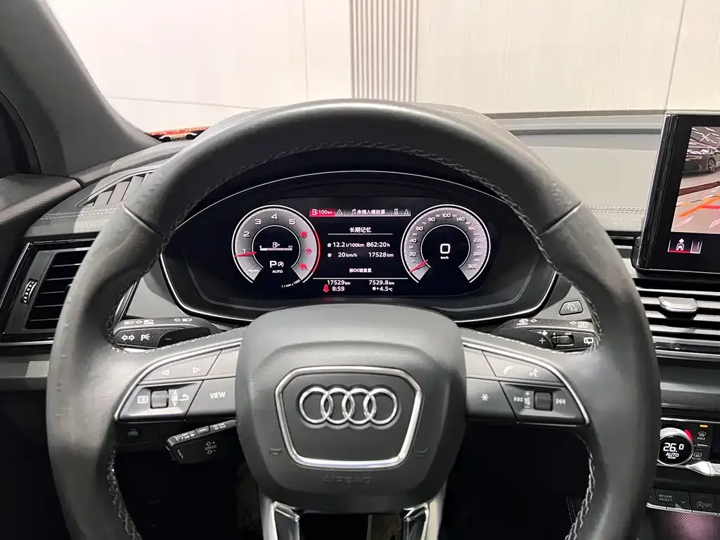 Audi Q5L Sportback — фото 4