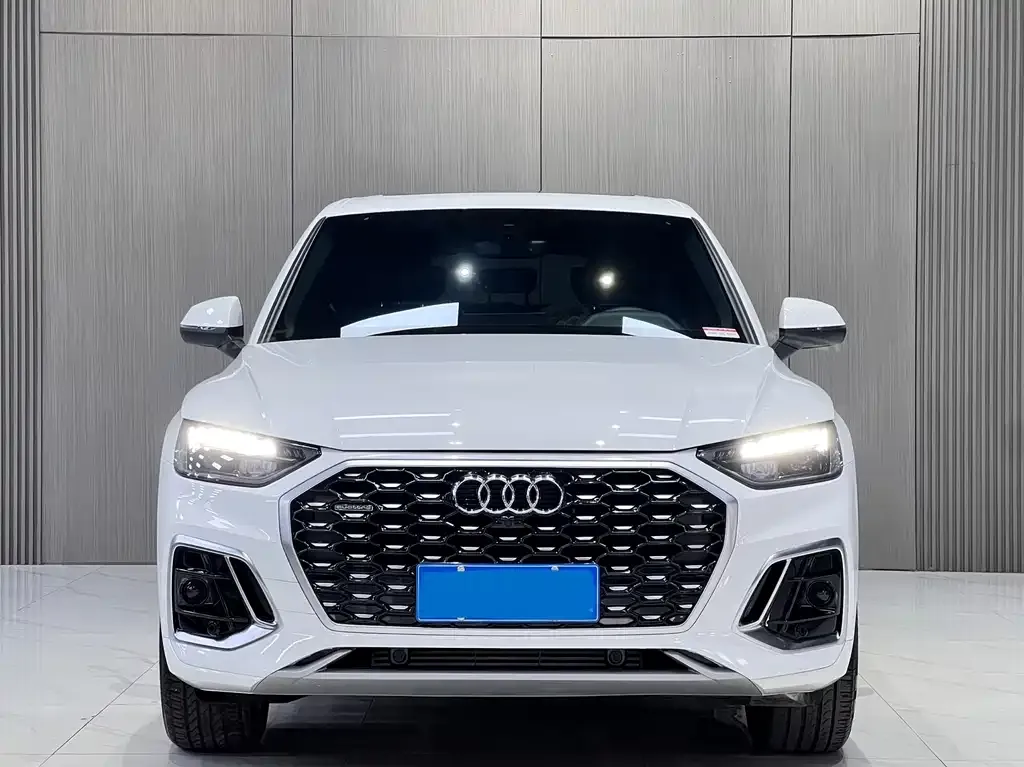Audi Q5L Sportback — фото 8