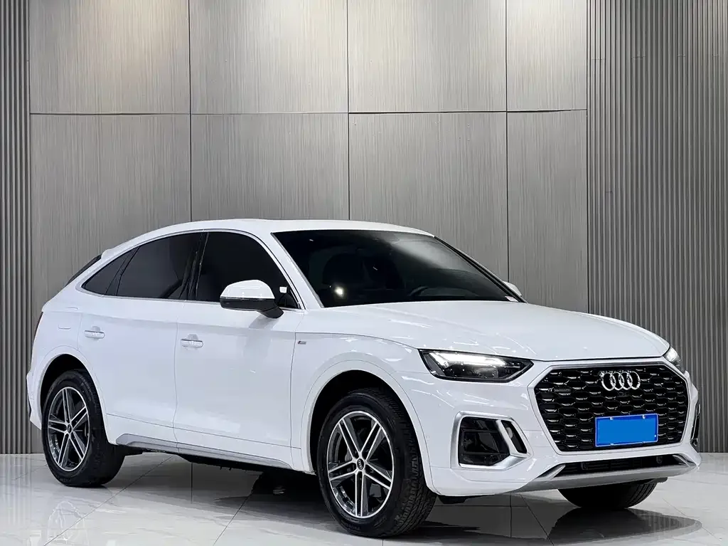 Audi Q5L Sportback — фото 7
