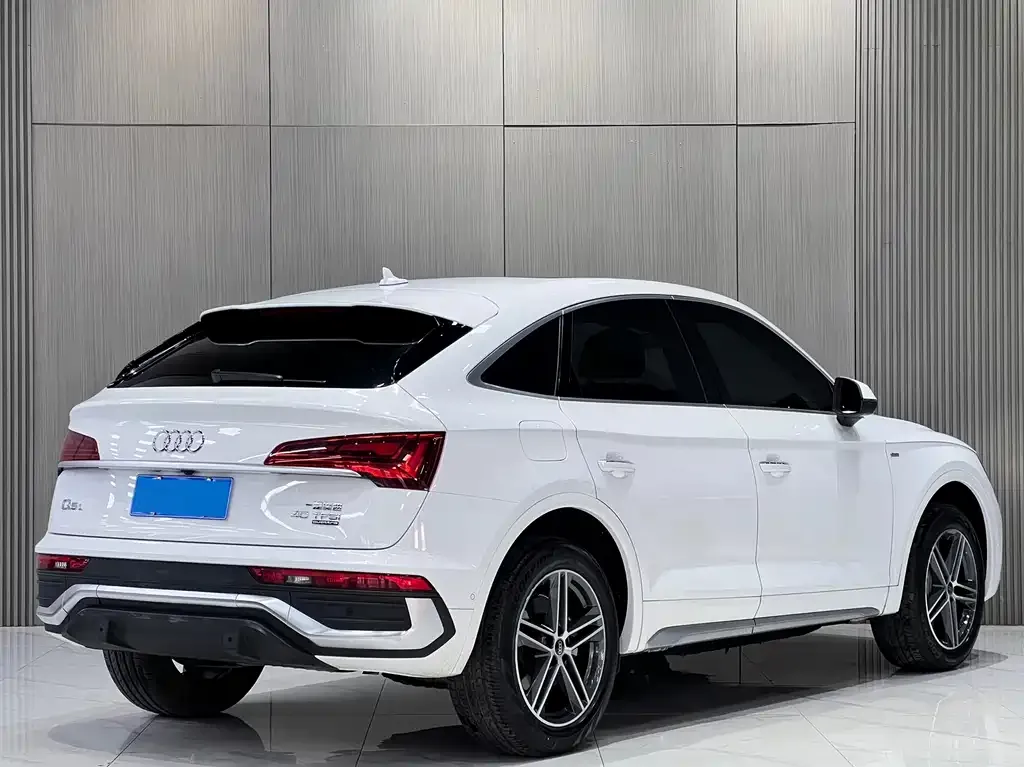 Audi Q5L Sportback — фото 10