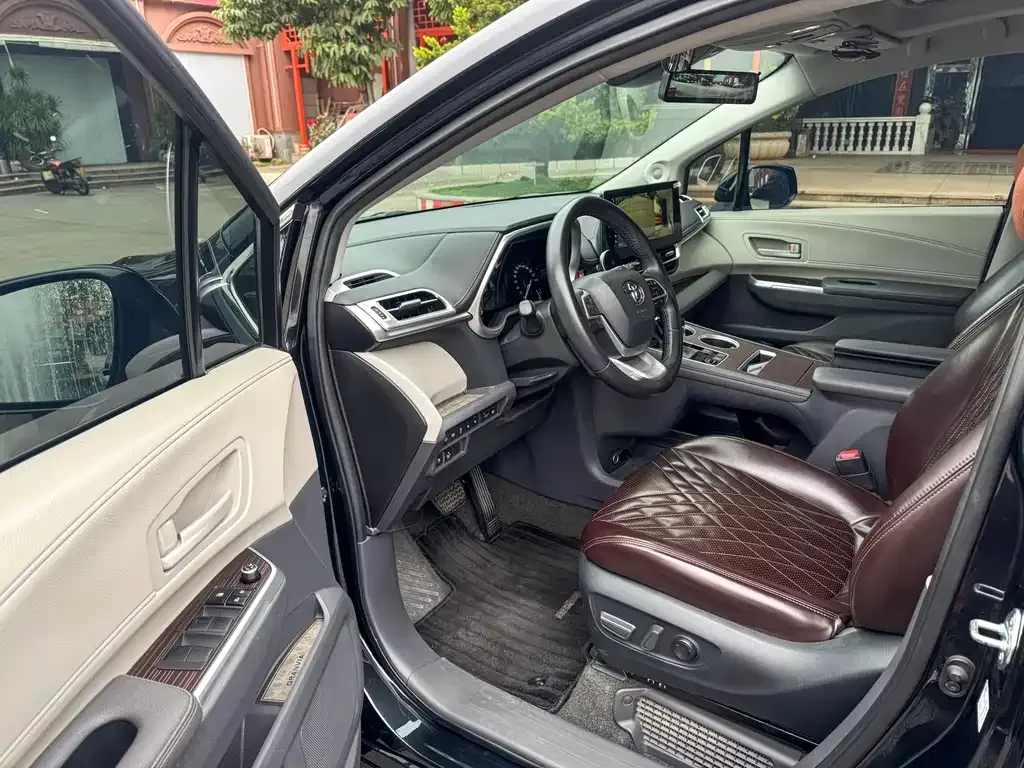 Toyota Granvia — фото 4