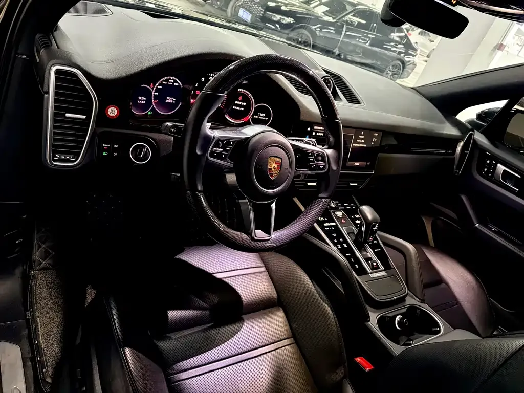 Porsche Cayenne — фото 7
