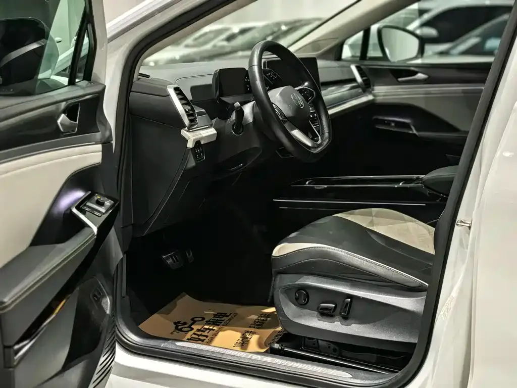 Volkswagen ID.6 Crozz — фото 10