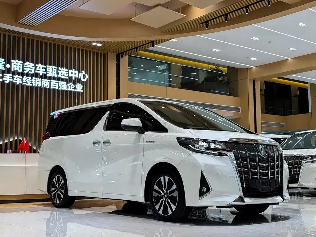 Toyota Alphard — фото 10