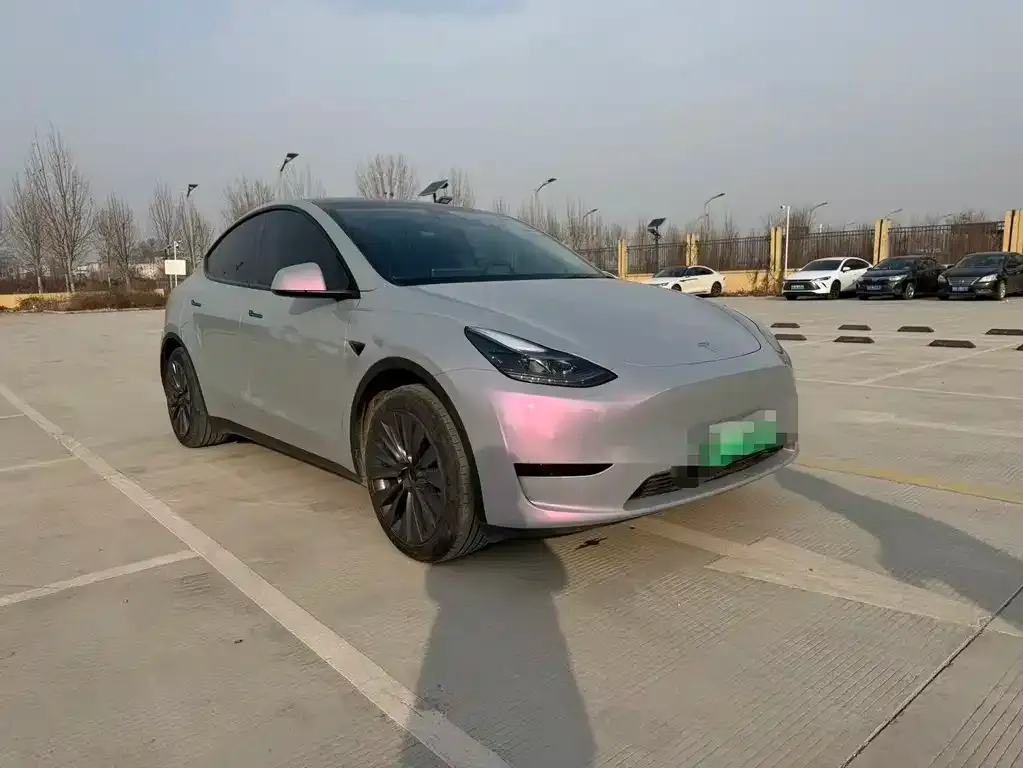 Tesla Model Y — фото 6