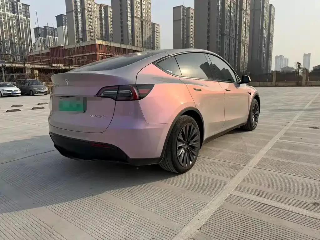 Tesla Model Y — фото 9