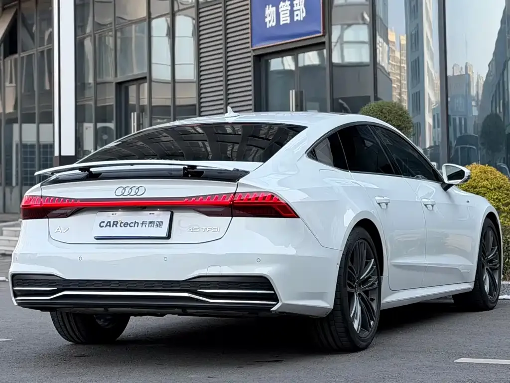 Audi A7 — фото 8