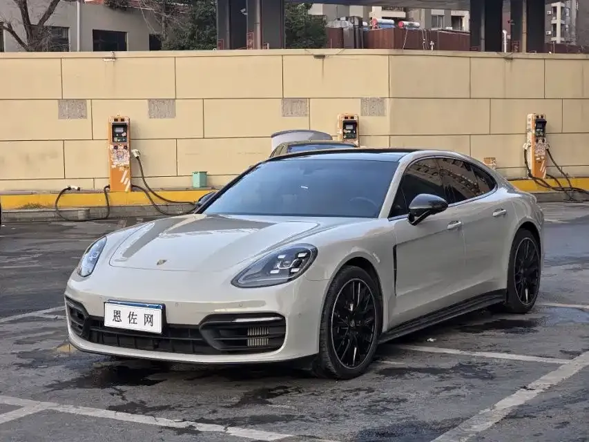 Porsche Panamera — фото 1