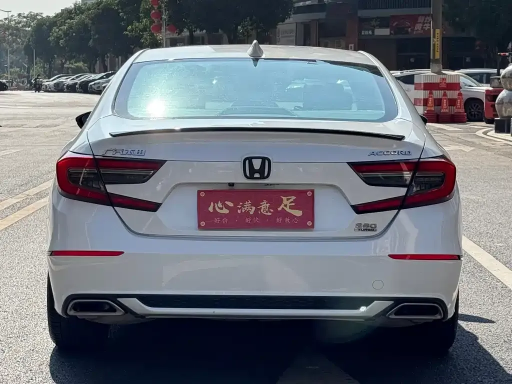 Honda Accord — фото 7