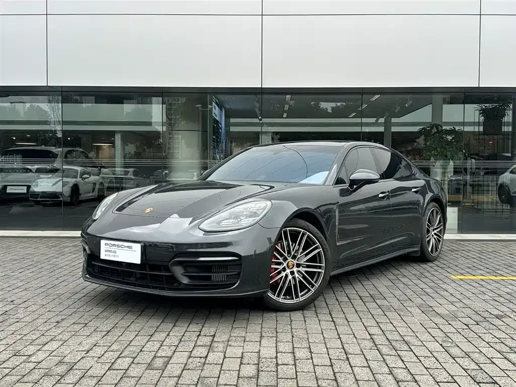 Porsche Panamera — фото 1