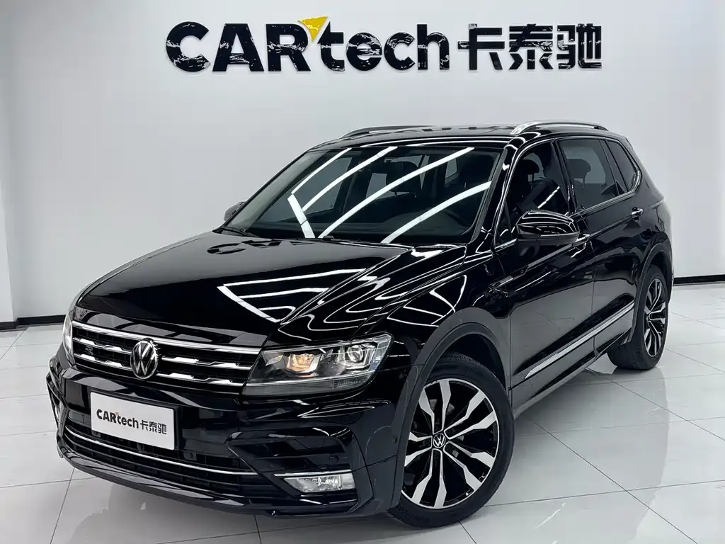Volkswagen Tiguan L — фото 1