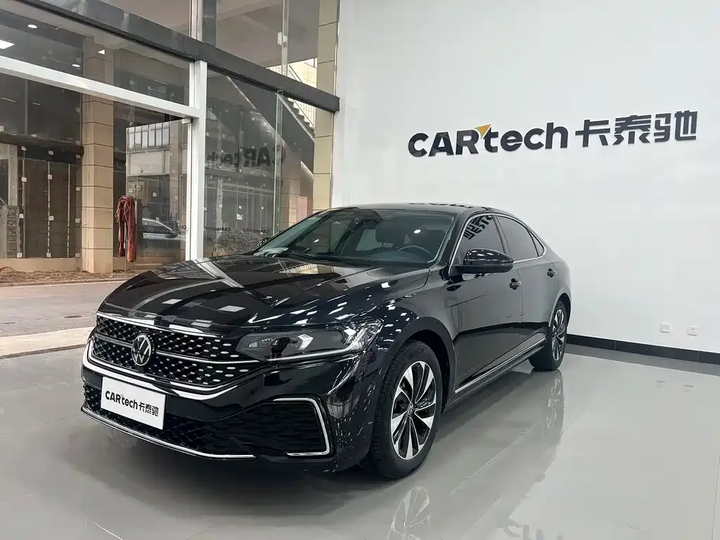 Volkswagen Passat — фото 1