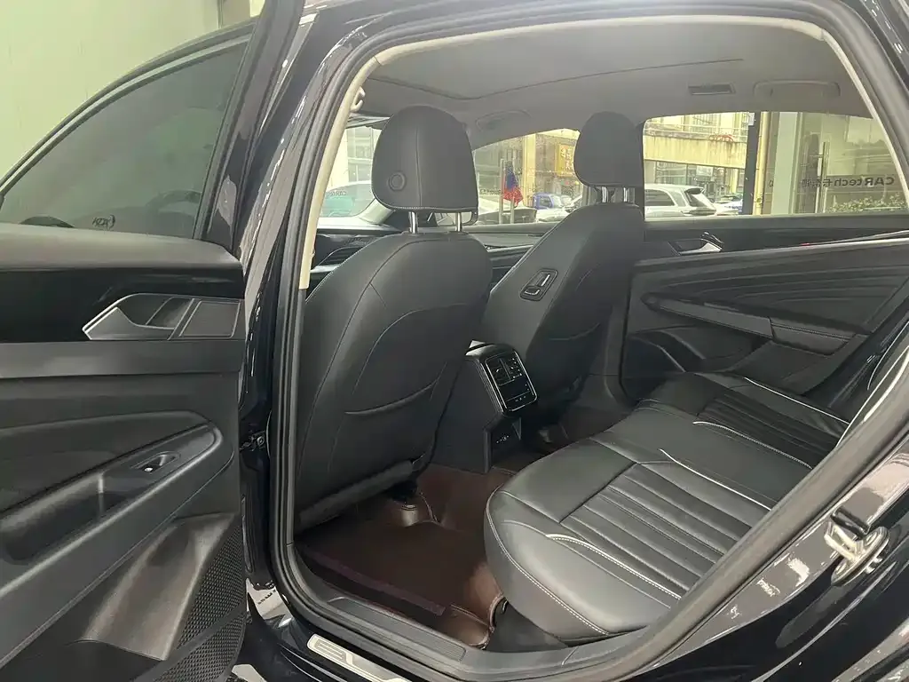 Volkswagen Passat — фото 4