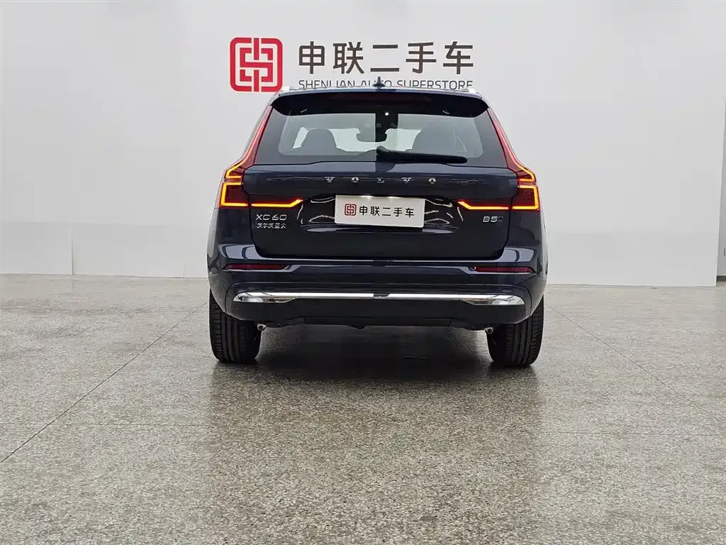 Volvo XC60 — фото 10