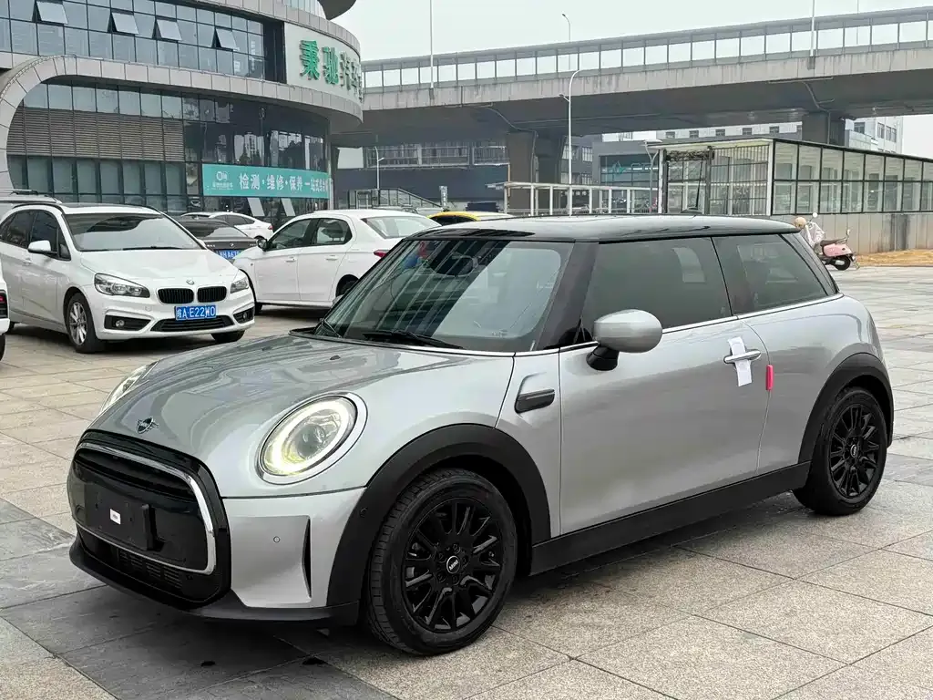 MINI Cooper (3-door) — фото 1