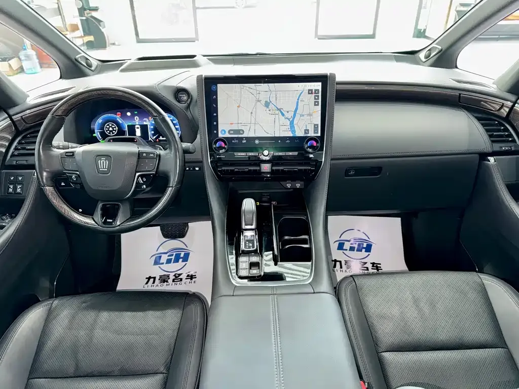 Toyota Vellfire — фото 8