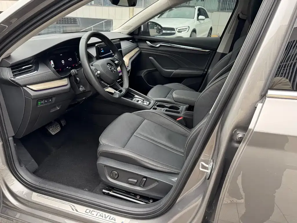 Skoda Octavia — фото 9