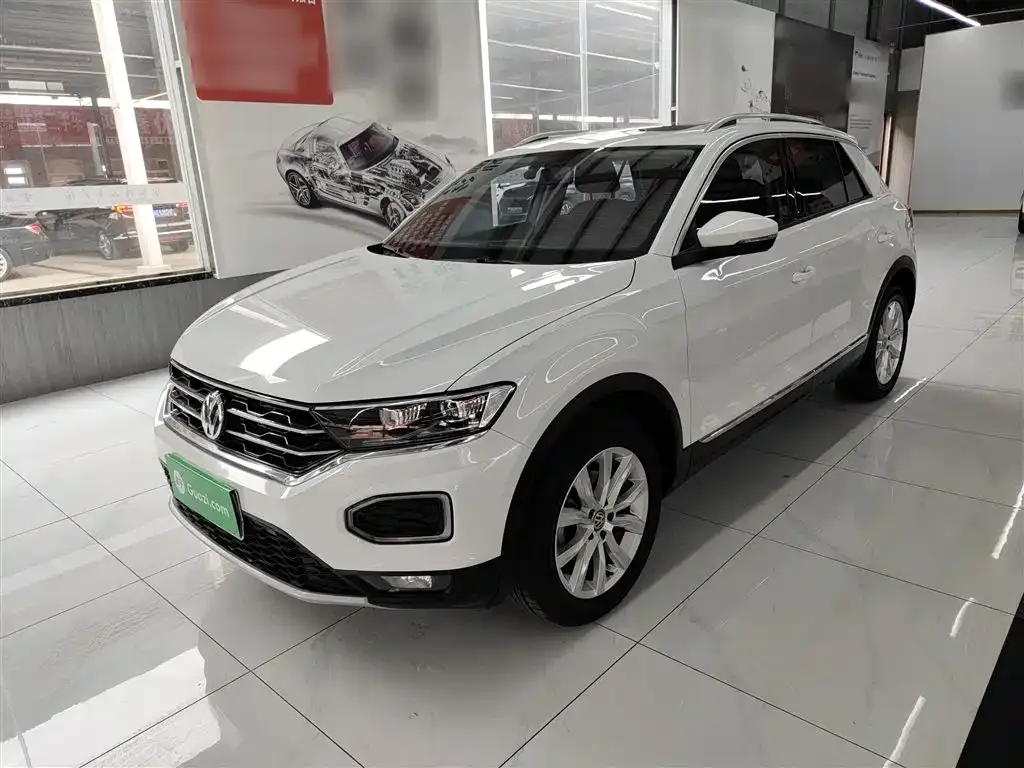 Volkswagen T-Roc — фото 1
