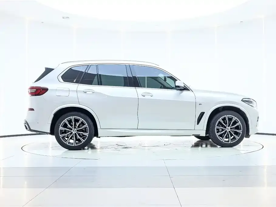 BMW X5 (Import) — фото 5
