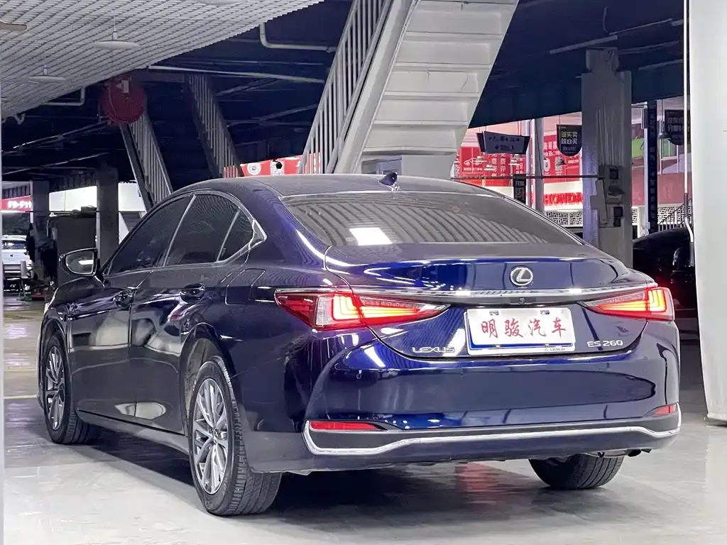 Lexus ES — фото 9