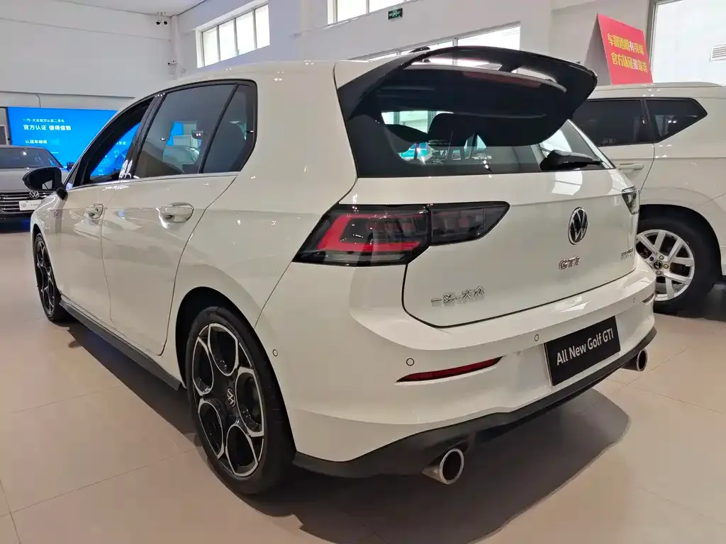 Volkswagen Golf GTI — фото 2