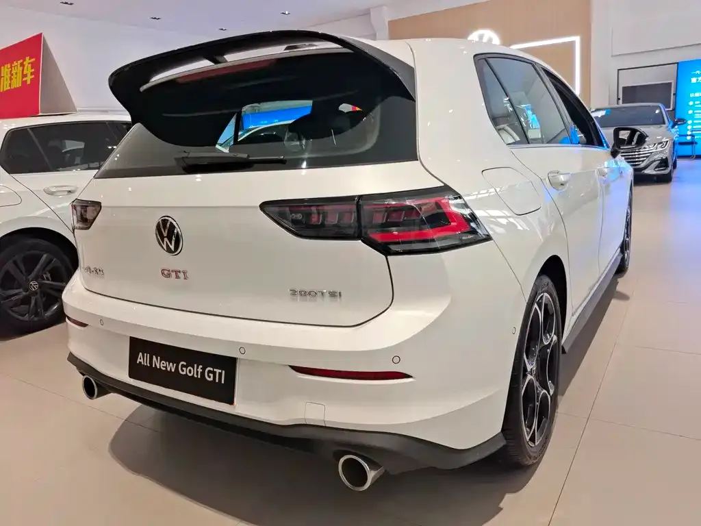 Volkswagen Golf GTI — фото 3