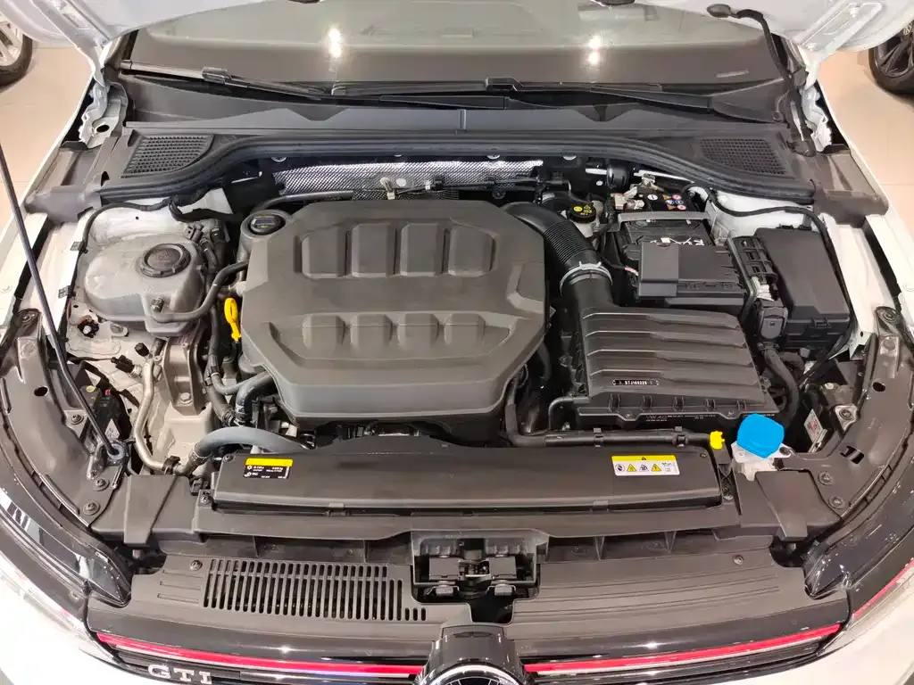 Volkswagen Golf GTI — фото 5