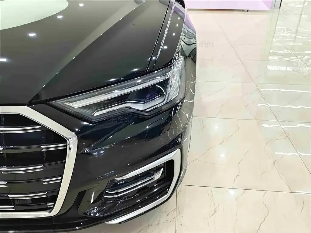 Audi A6L — фото 2