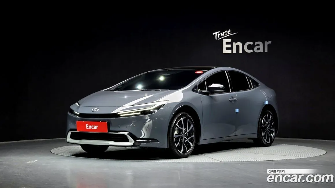 Toyota Prius — фото 1