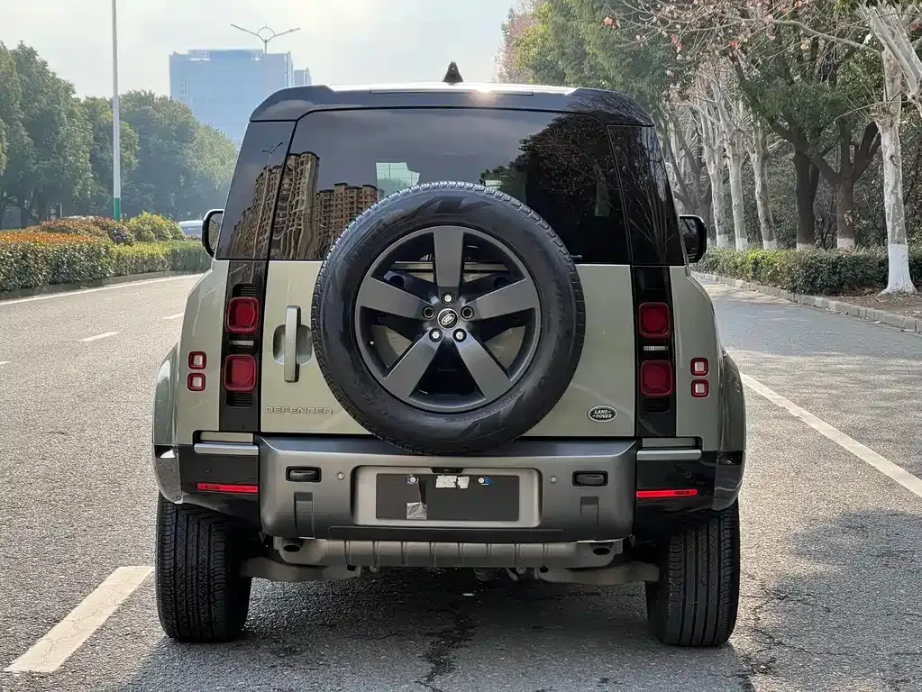 Land Rover Defender — фото 8