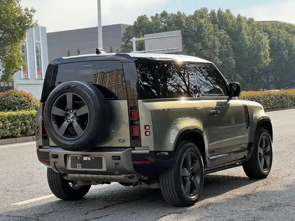 Land Rover Defender — фото 4