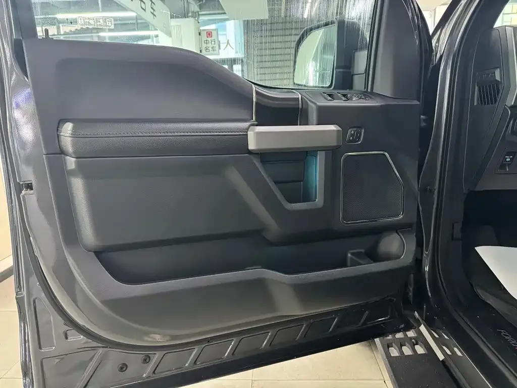 Ford F-150 Raptor — фото 10