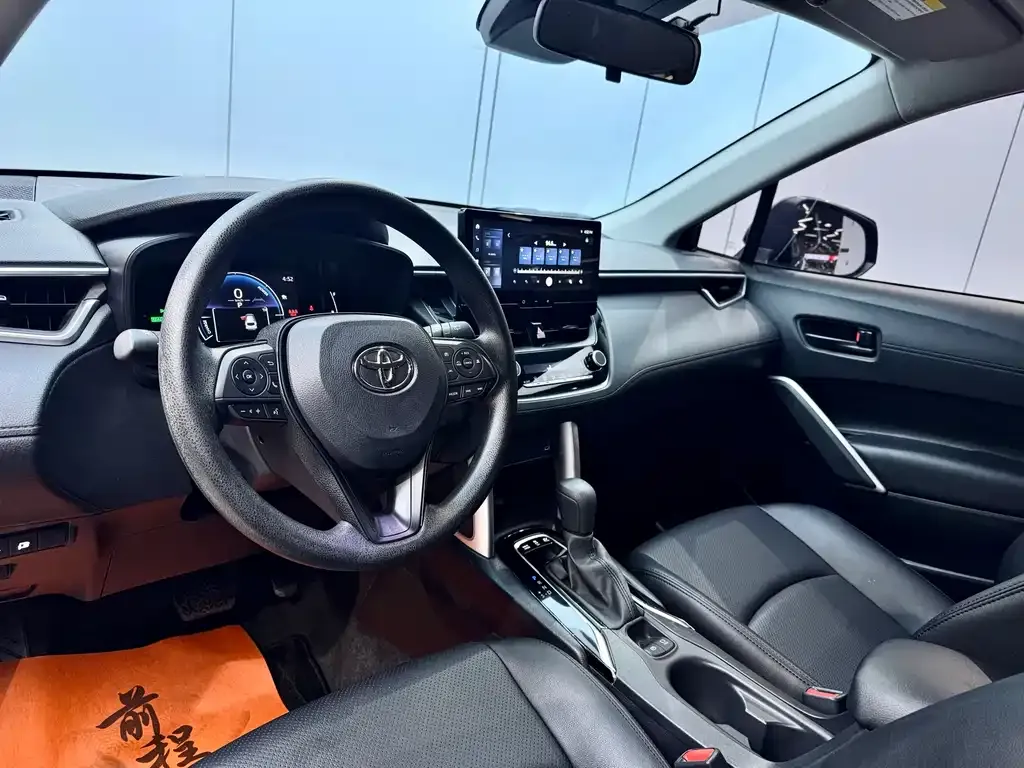 Toyota Corolla Cross — фото 10