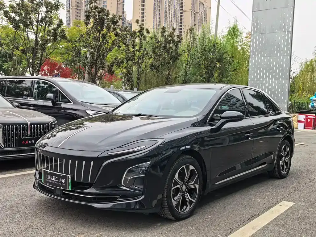 Hongqi E-QM5 — фото 1