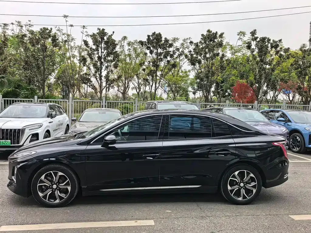 Hongqi E-QM5 — фото 8