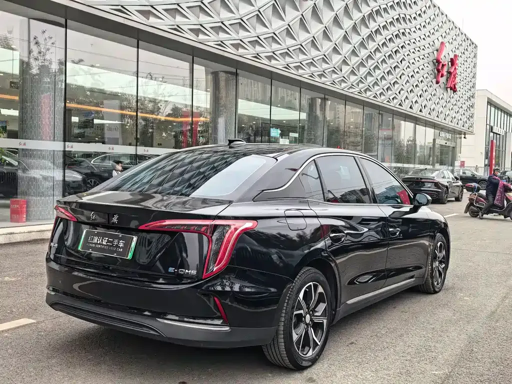 Hongqi E-QM5 — фото 9