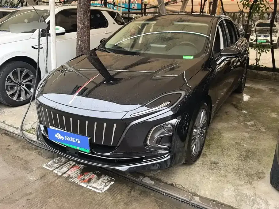 Hongqi E-QM5 — фото 1