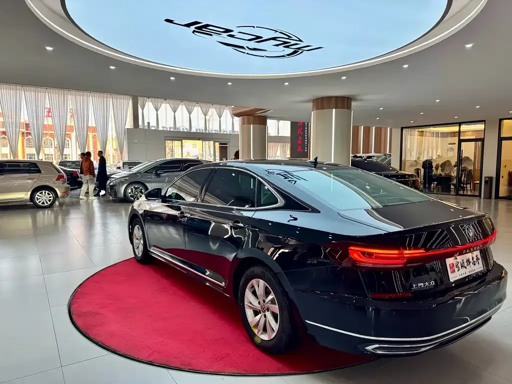 Volkswagen Passat — фото 9